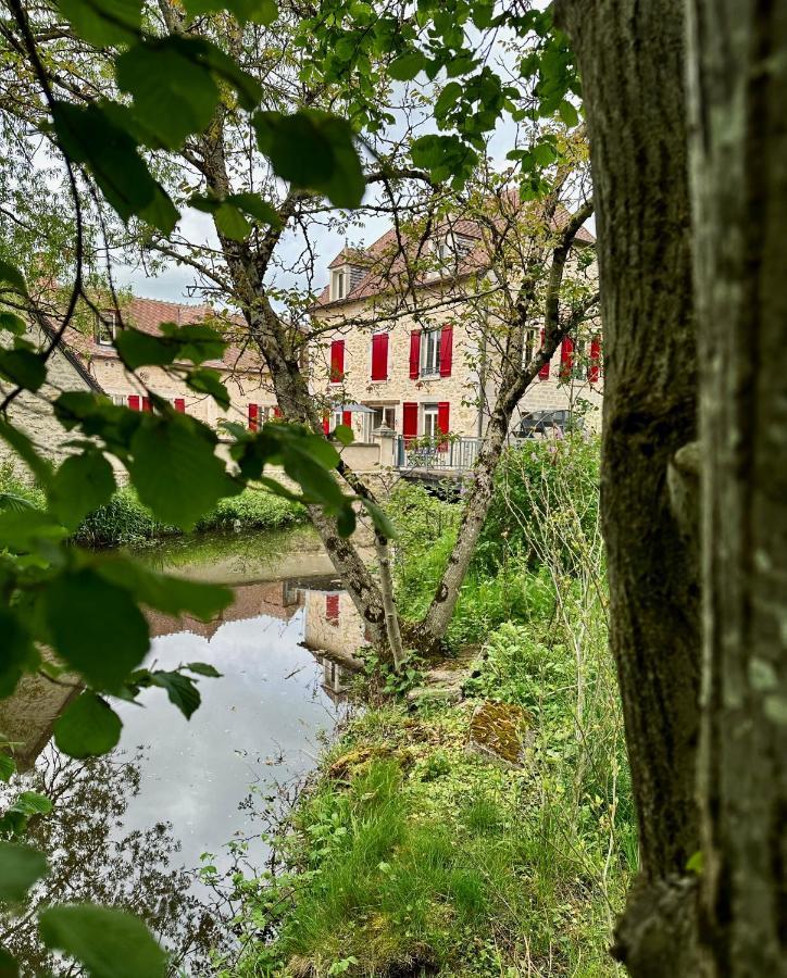 Отель Moulin Le Fleurie Charenton-du-Cher Экстерьер фото
