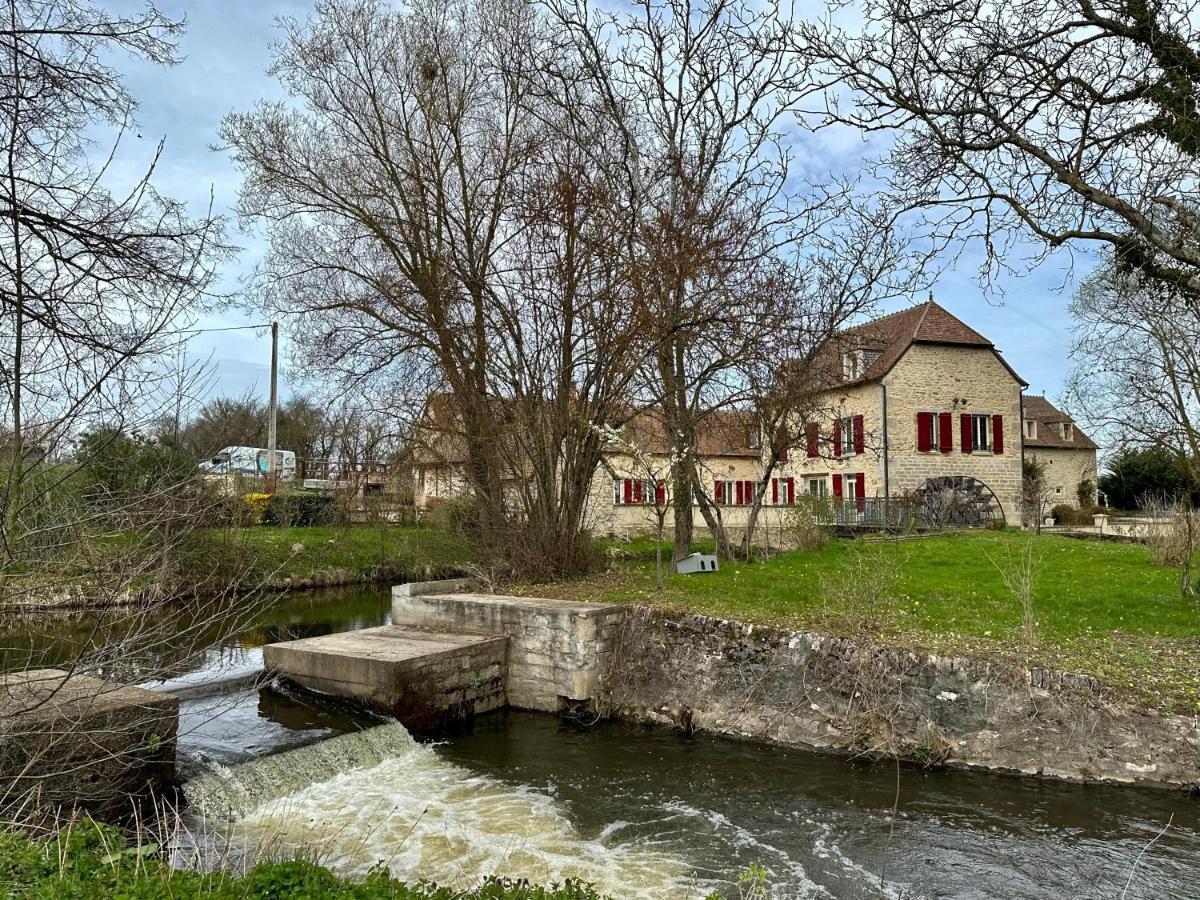 Отель Moulin Le Fleurie Charenton-du-Cher Экстерьер фото
