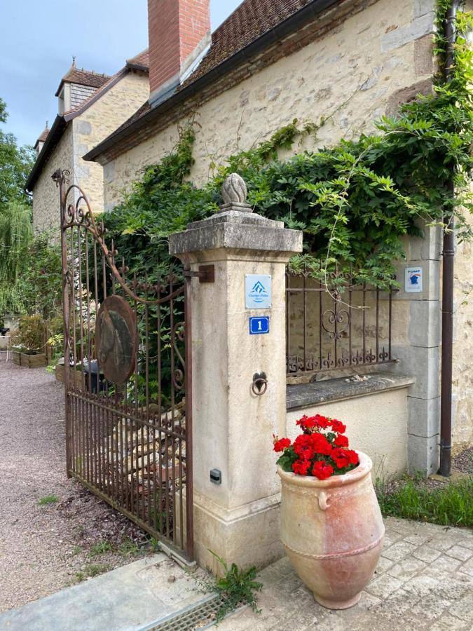 Отель Moulin Le Fleurie Charenton-du-Cher Экстерьер фото