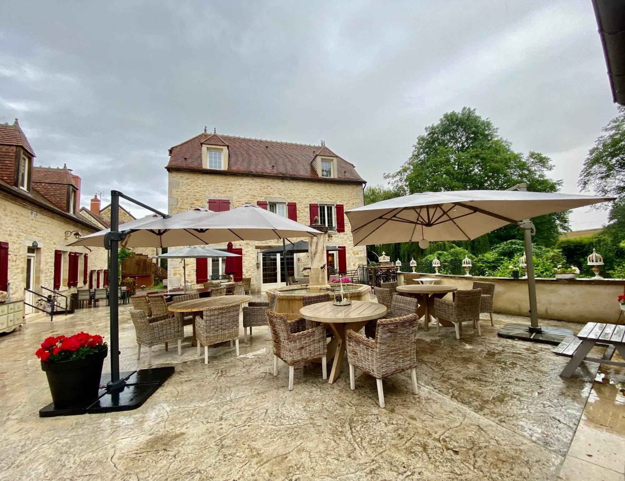 Отель Moulin Le Fleurie Charenton-du-Cher Экстерьер фото